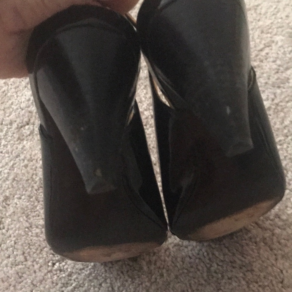 Black Patent Slingback Heels - Picture 4 of 5